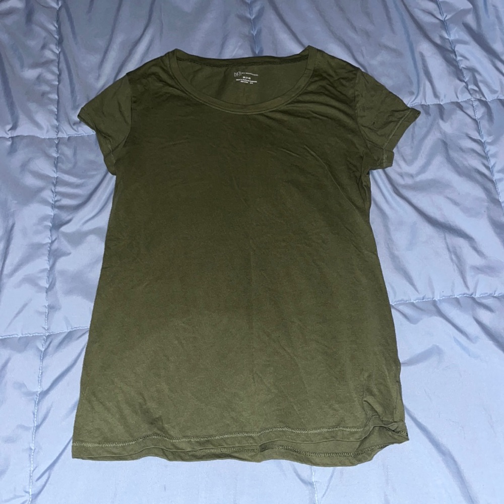 Plain green t shirt
